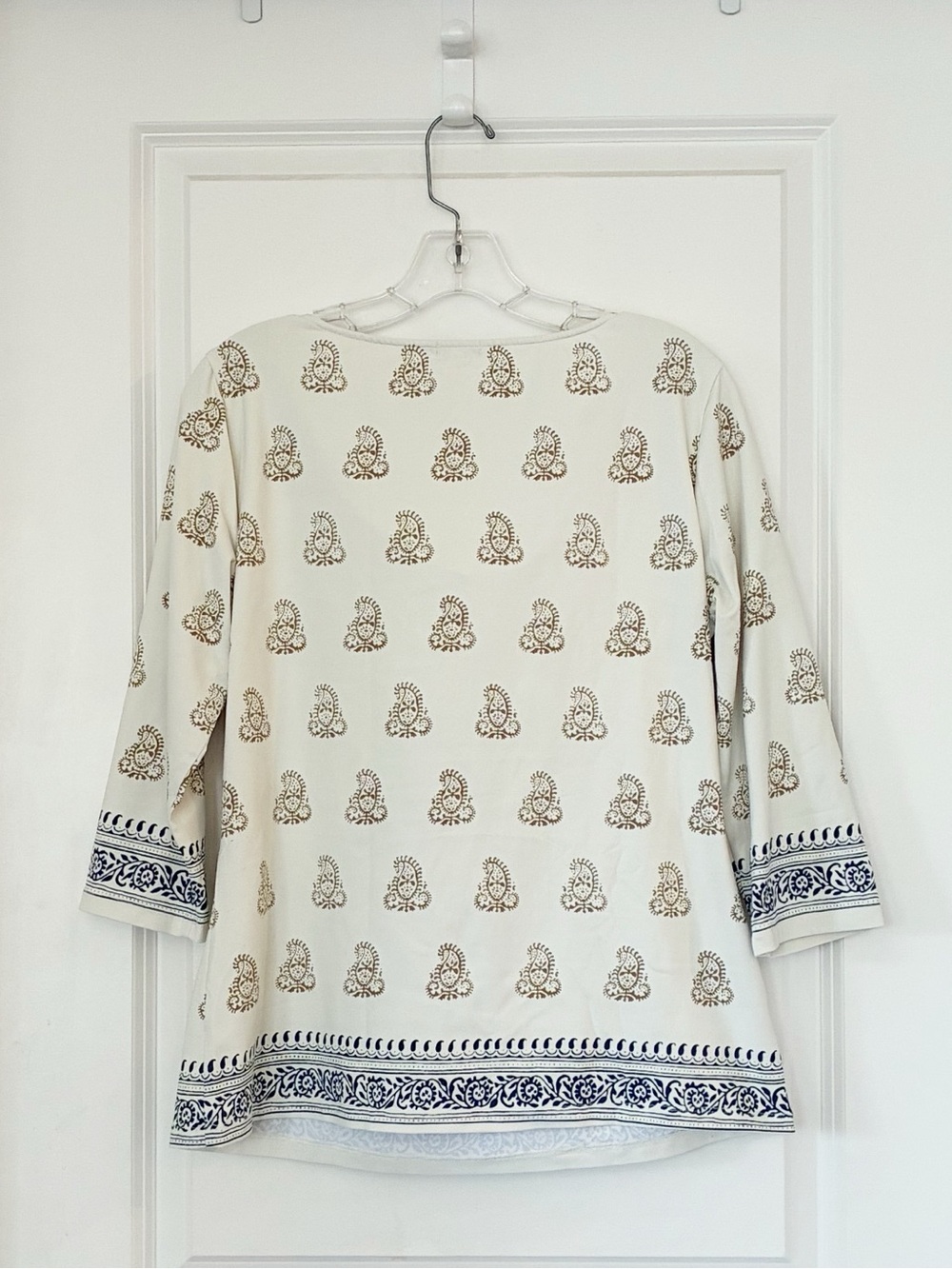 J. McLaughlin Printed Drape Neck Top Ivory Blue 3/4 Sleeve. Size Large - Picture 3 of 12
